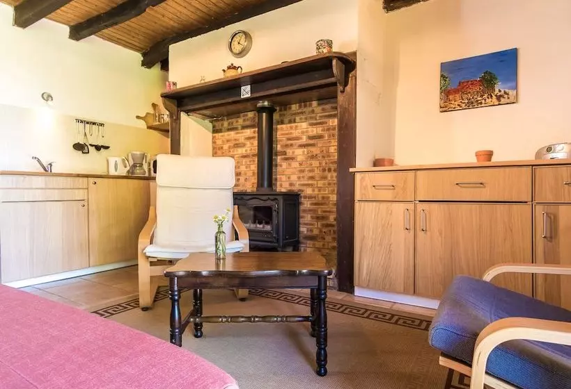 Charming Cottage With Garden, Barbecue, Garden Furniture