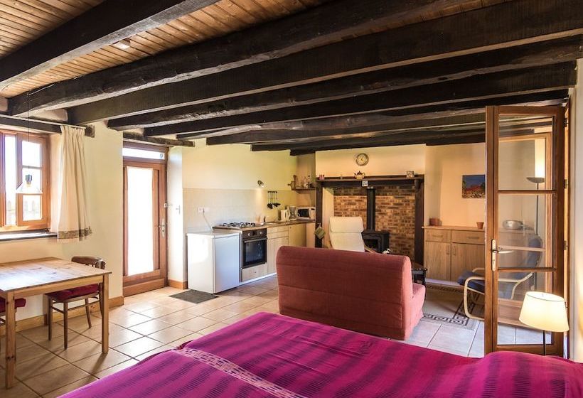 Charming Cottage With Garden, Barbecue, Garden Furniture