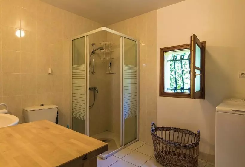 Charming Cottage With Garden, Barbecue, Garden Furniture