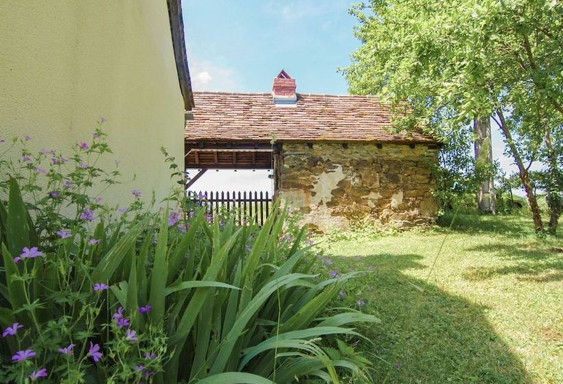 Charming Cottage With Garden, Barbecue, Garden Furniture
