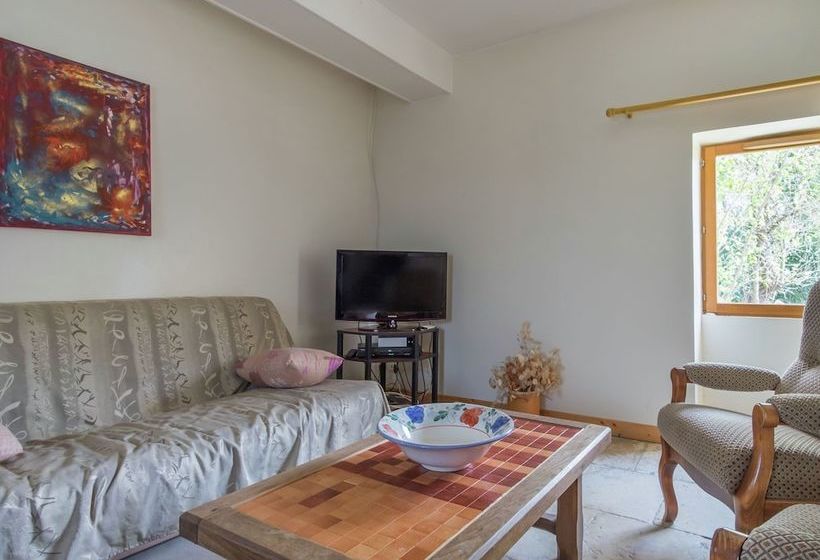 Cottage In An Old Remote Farmhouse Near Chã¢teauroux