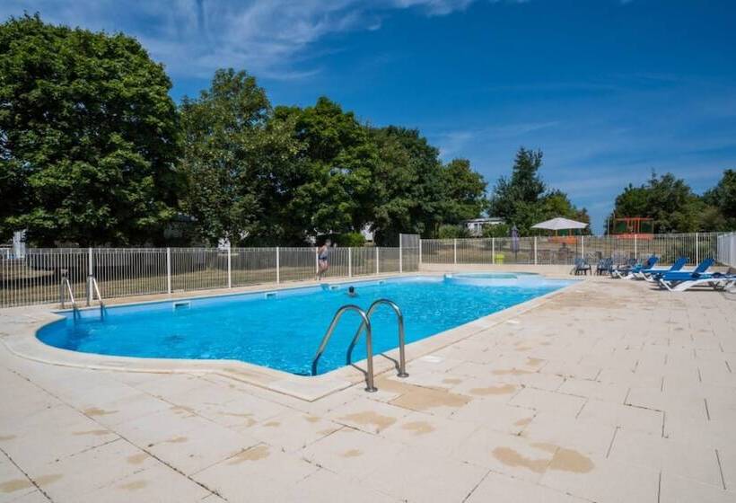 فندق Camping De Kernéjeune