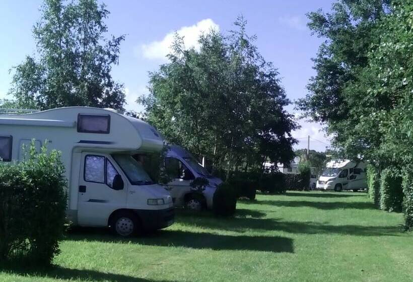 فندق Camping De Kernéjeune