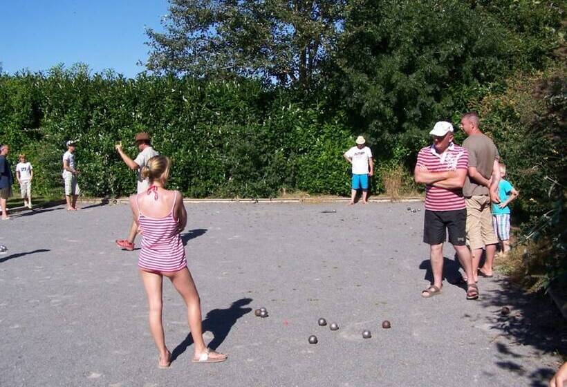 فندق Camping De Kernéjeune