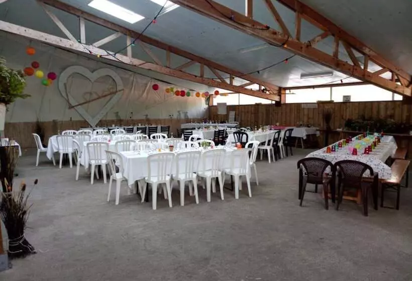 ホテル Camping De Kernéjeune