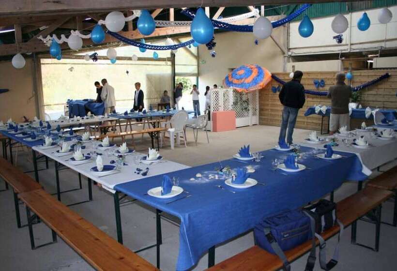 فندق Camping De Kernéjeune