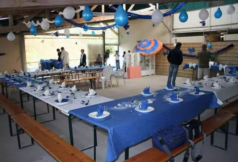 ホテル Camping De Kernéjeune