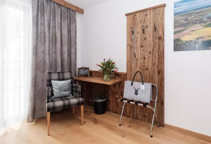 Hotelli Der Obere Wirt Zum Queri