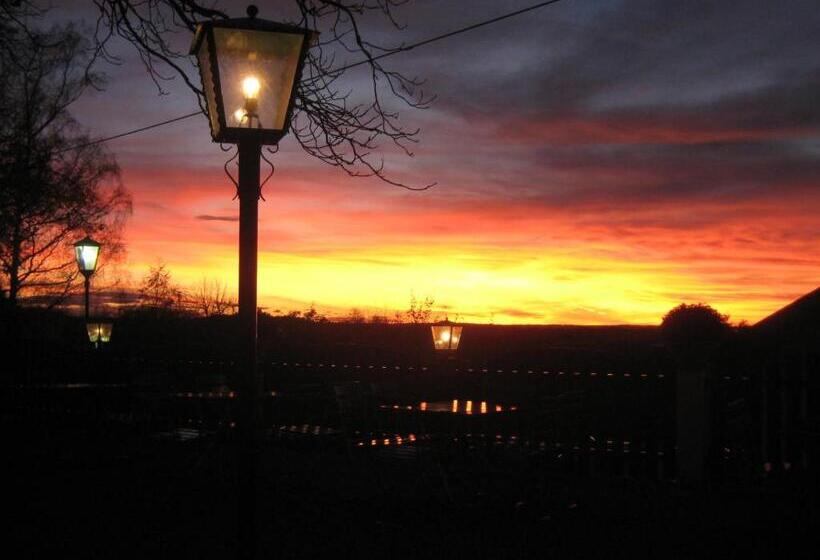 Отель Der Obere Wirt Zum Queri