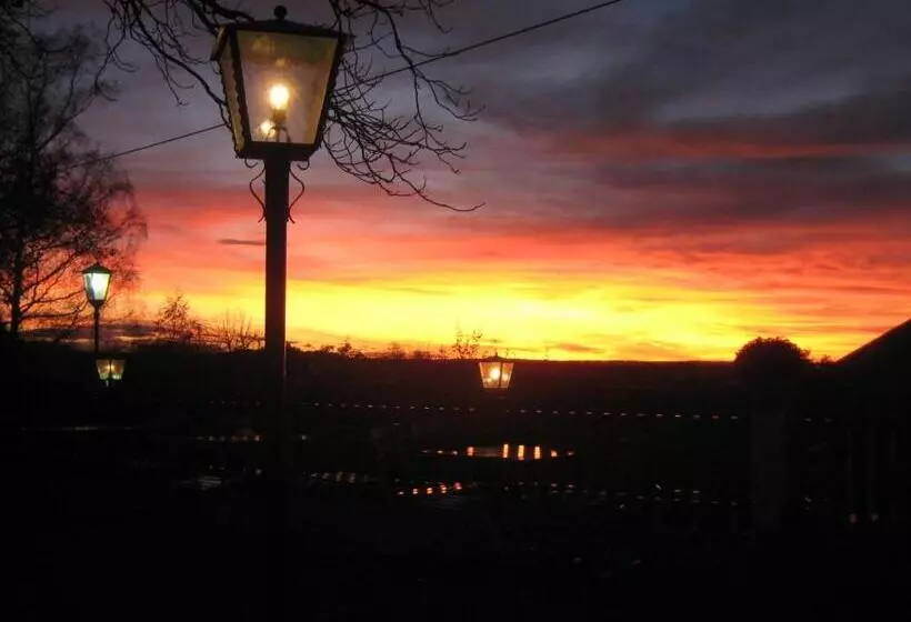 Hotelli Der Obere Wirt Zum Queri