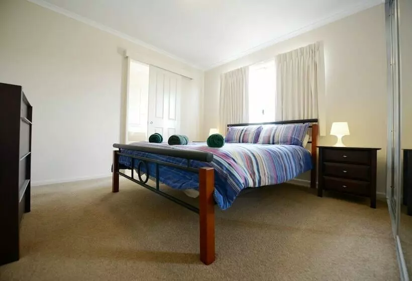 ホテル Wavecrest Village & Tourist Park