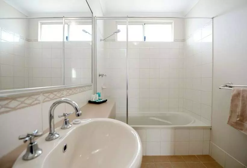 ホテル Wavecrest Village & Tourist Park