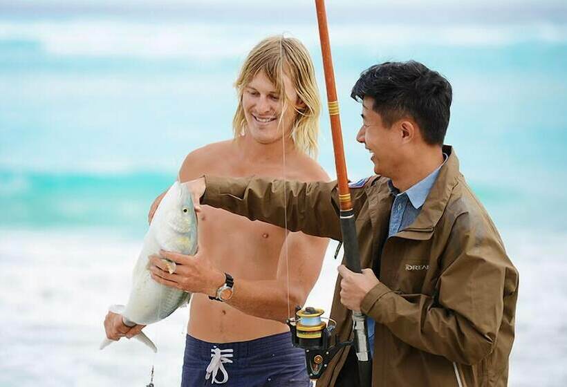 Отель Wavecrest Village & Tourist Park