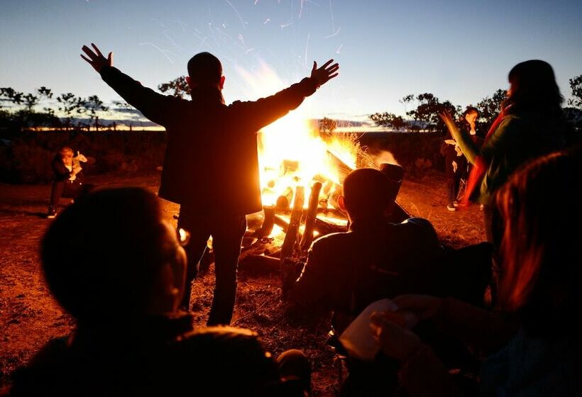 Отель Wavecrest Village & Tourist Park