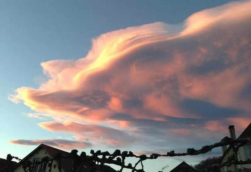 Majatalo Au Détour Du Larrech