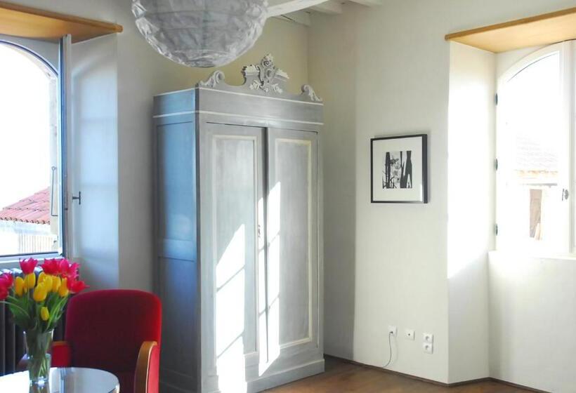 펜션 La Maison De Bazugues