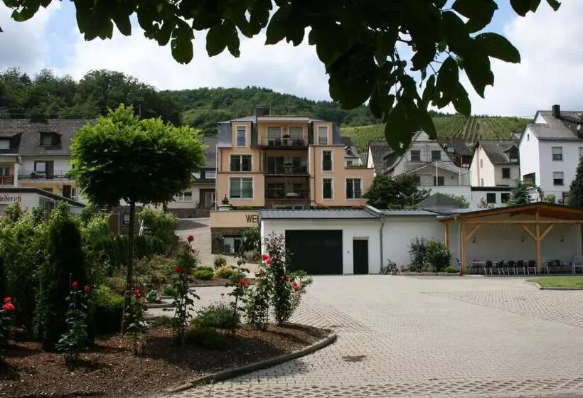 Majatalo Weingut Goeres