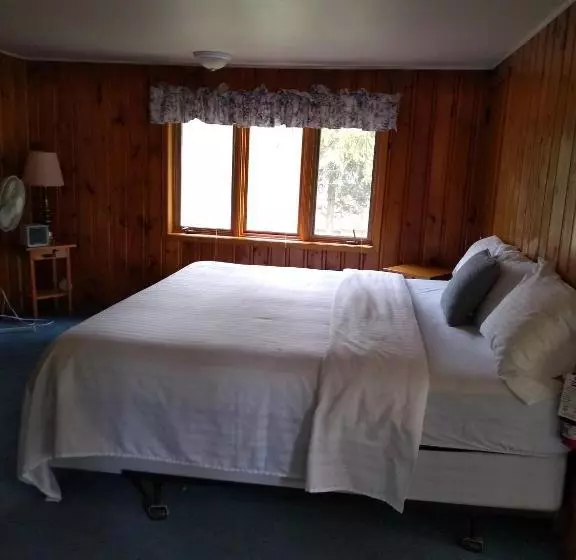 The "new" Baldwins Resort