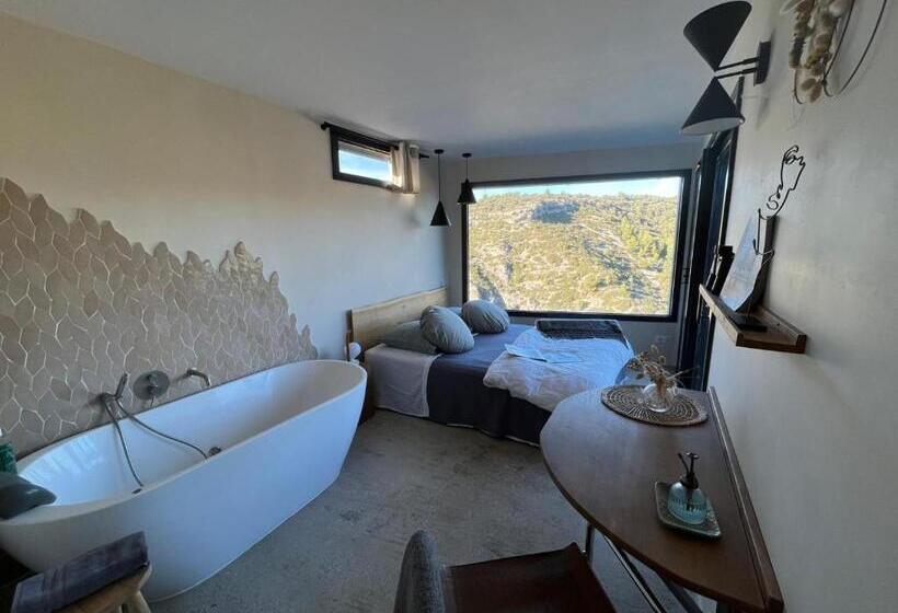 مبيت وإفطار Metafort