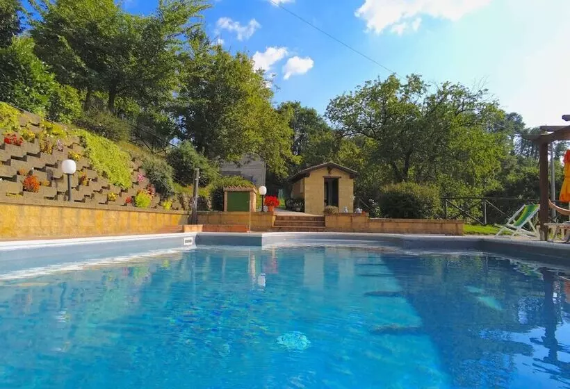 Country Cottage In Marche With Swimming Pool