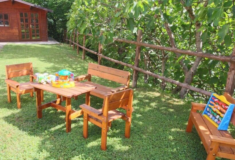 Country Cottage In Marche With Swimming Pool