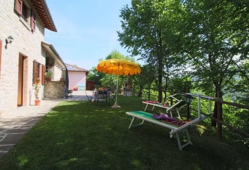 Country Cottage In Marche With Swimming Pool
