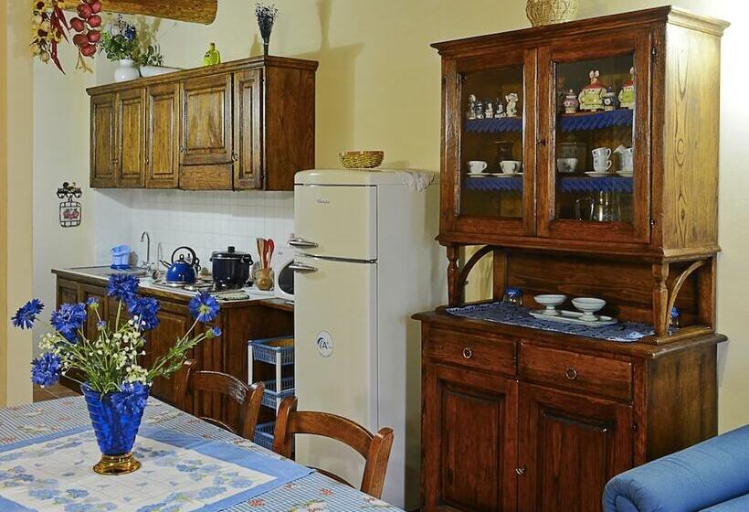 Country Cottage In Marche With Swimming Pool