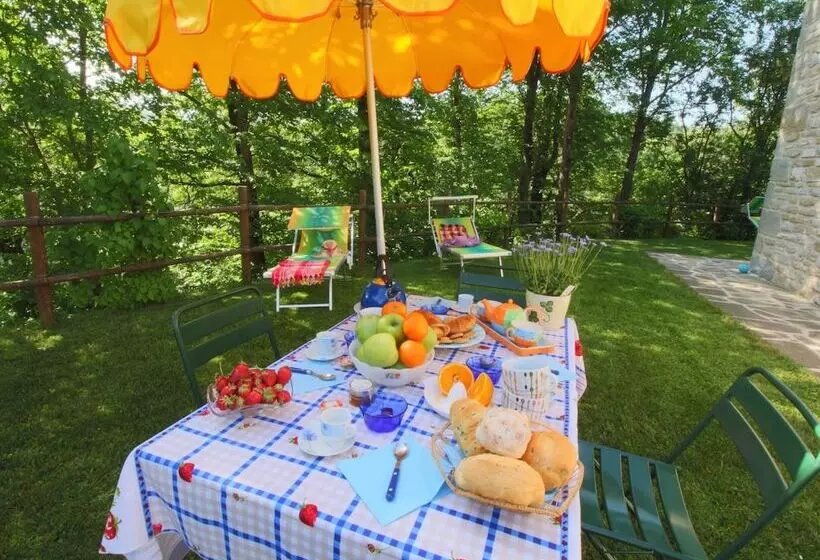 Country Cottage In Marche With Swimming Pool