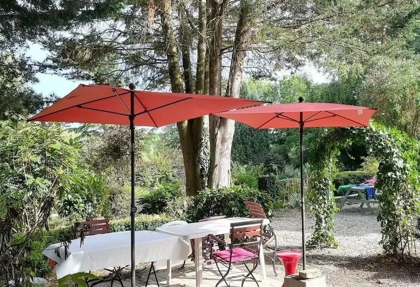 Hilltop Cottage In Englancourt With Garden