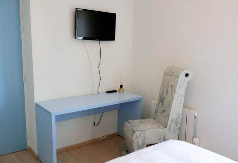 Хостел Le Relais Du Chatel