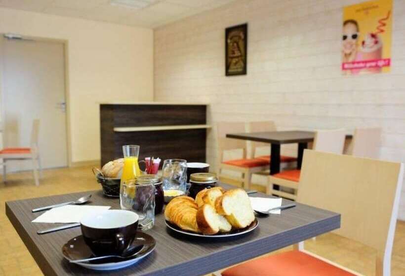 Хостел Le Relais Du Chatel