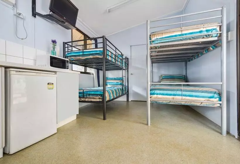 ホテル Aaok Lakes Resort And Caravan Park