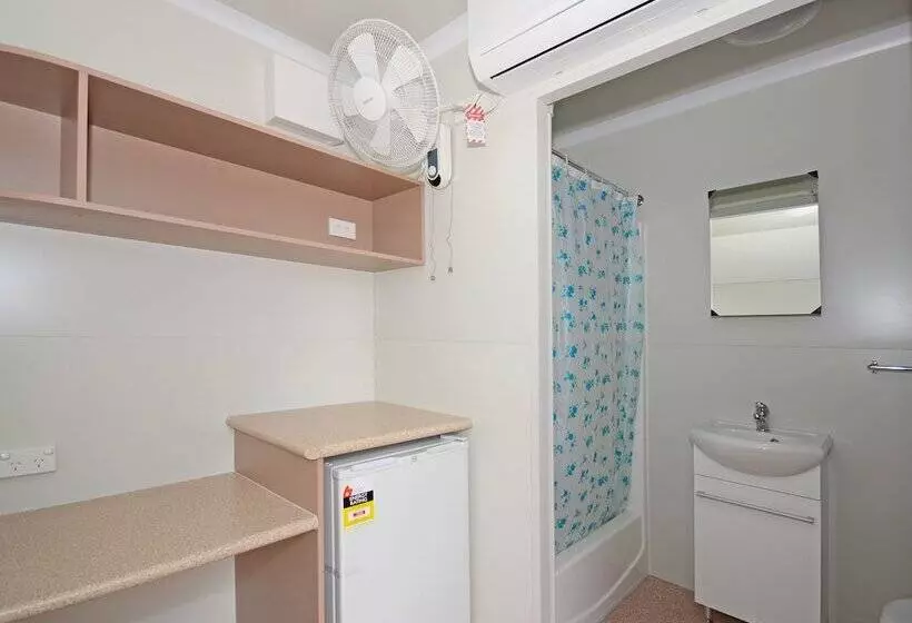 ホテル Aaok Lakes Resort And Caravan Park