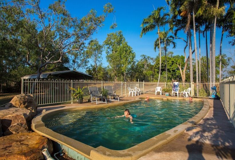 Отель Aaok Lakes Resort And Caravan Park