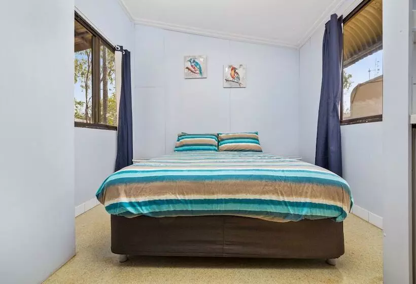 ホテル Aaok Lakes Resort And Caravan Park