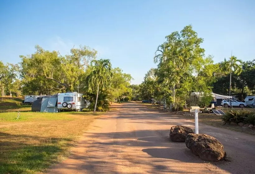 ホテル Aaok Lakes Resort And Caravan Park