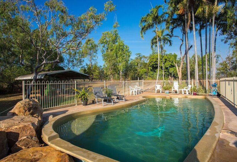 Отель Aaok Lakes Resort And Caravan Park