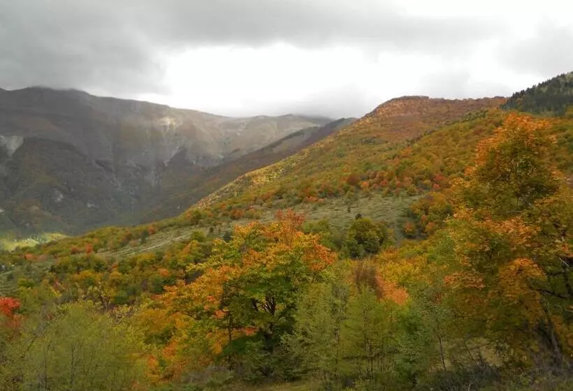 Maaseutuhotelli Agriturismo Monti Sibillini Camperato