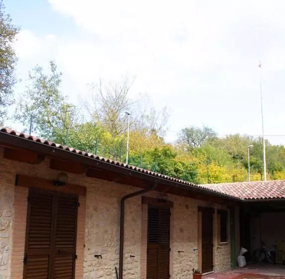 Maaseutuhotelli Agriturismo Monti Sibillini Camperato