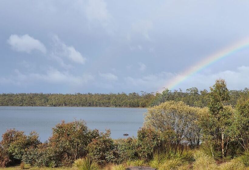 Lake Yalleena Nature Retreat