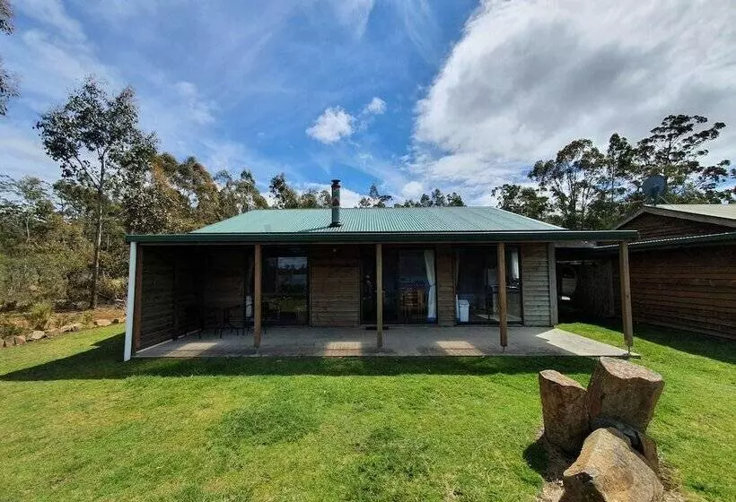 Lake Yalleena Nature Retreat