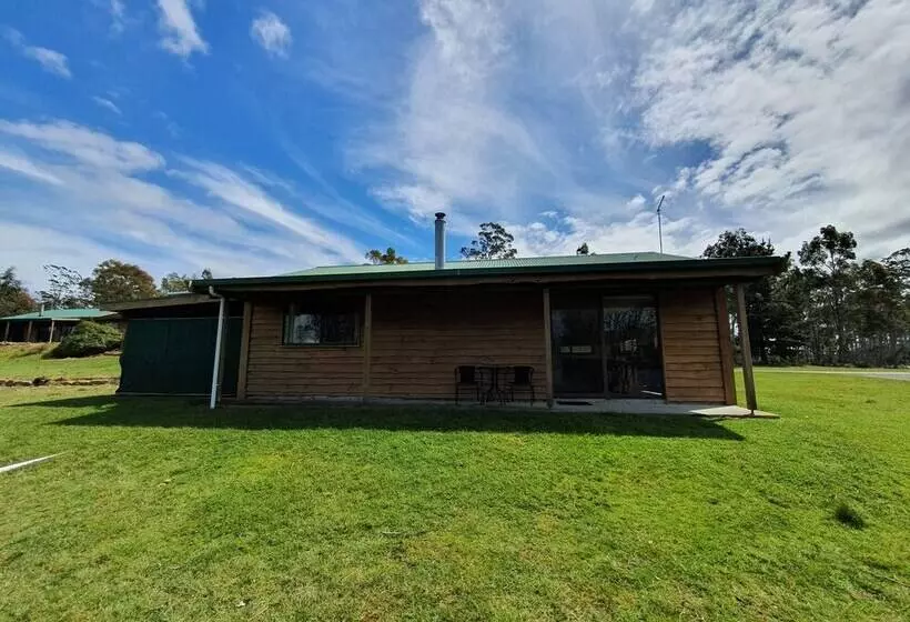 Lake Yalleena Nature Retreat