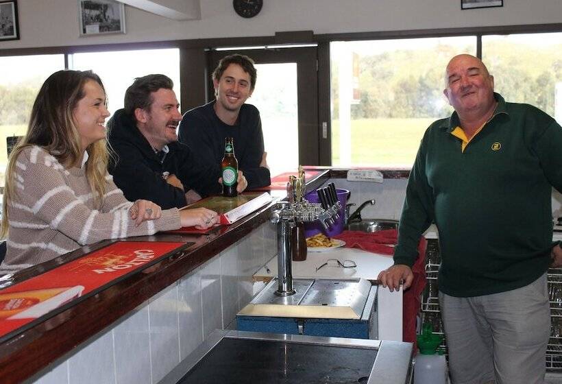 Мотель Jugiong Motor Inn