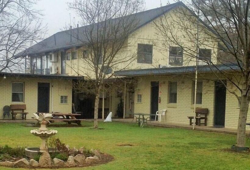 Мотель Jugiong Motor Inn