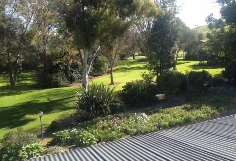 Мотель Jugiong Motor Inn