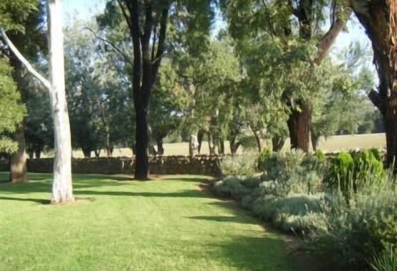 Мотель Jugiong Motor Inn