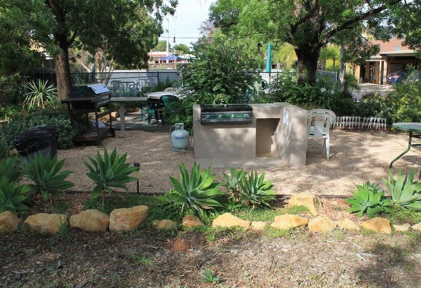 מוטל Orana Motor Inn