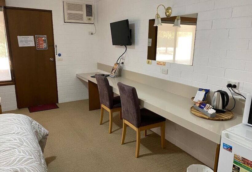 מוטל Orana Motor Inn