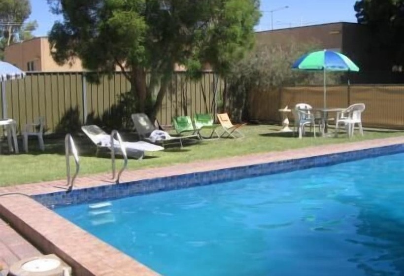 מוטל Orana Motor Inn