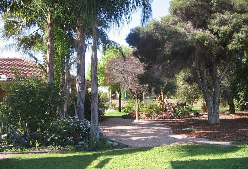 מוטל Orana Motor Inn